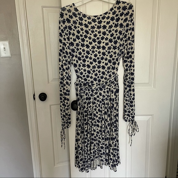 FREE PEOPLE V NECK TIE WAIST FLORAL WRAP DRESS - Picture 6 of 8